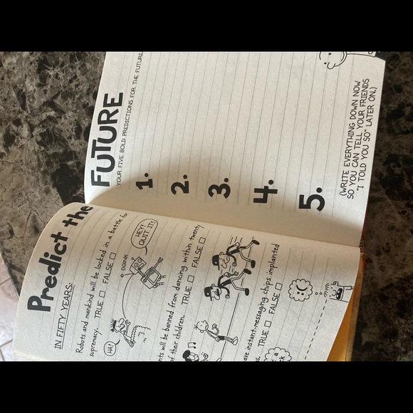 SIGNED COPy Diary of a Wimpy Kid Do it Your Self - Picture 4 of 4